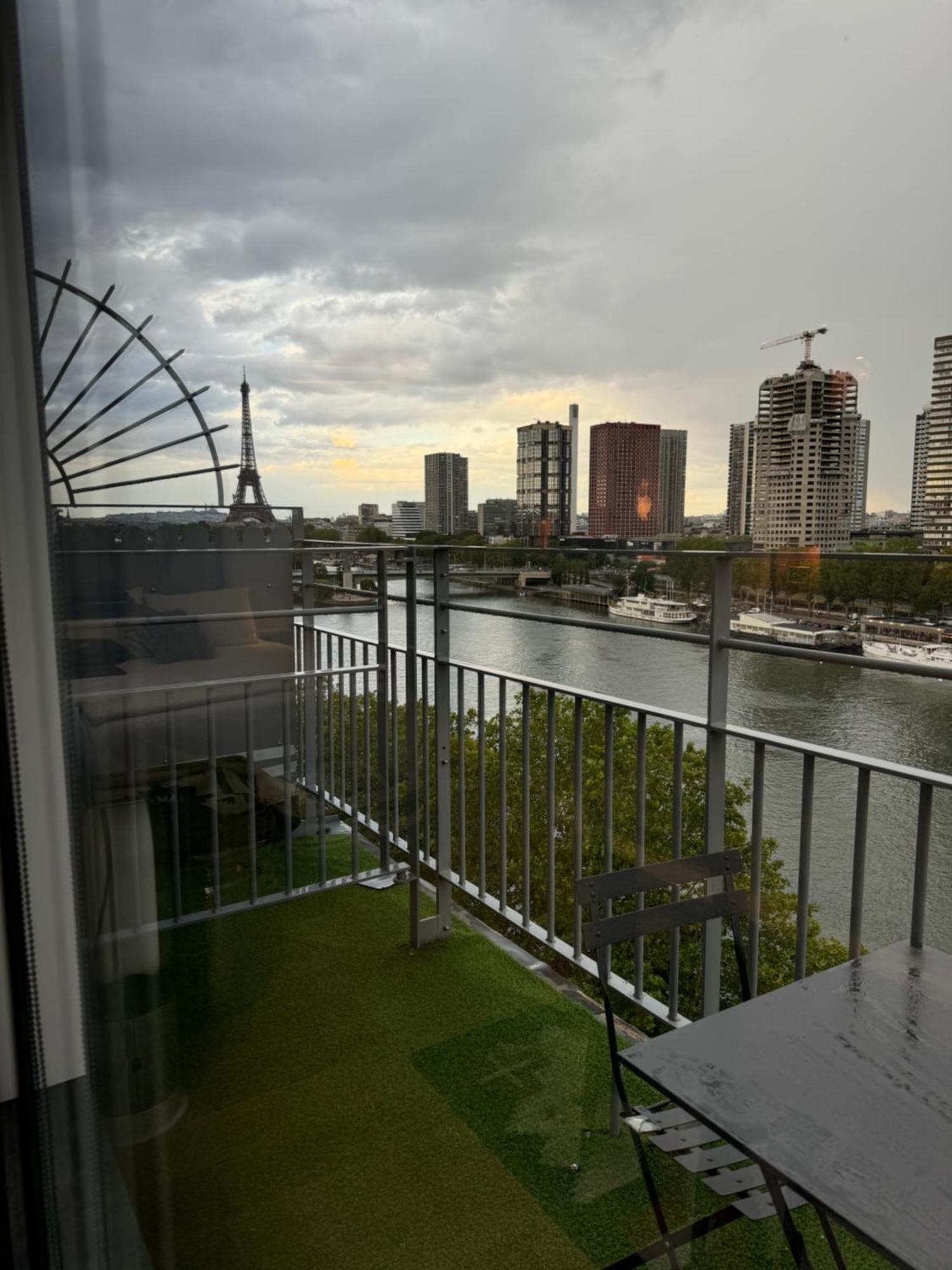 Appartement Vue Tour Eiffel Paris 16 Eme Exterior photo